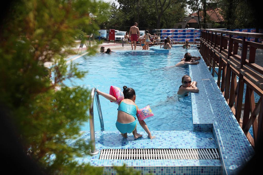 Hotel Danubia Park Veliko Gradiste Luaran gambar