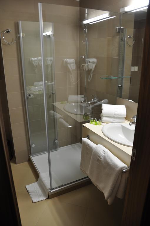 Hotel Danubia Park Veliko Gradiste Bilik gambar