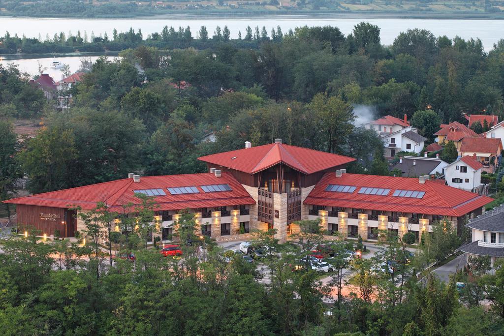 Hotel Danubia Park Veliko Gradiste Luaran gambar