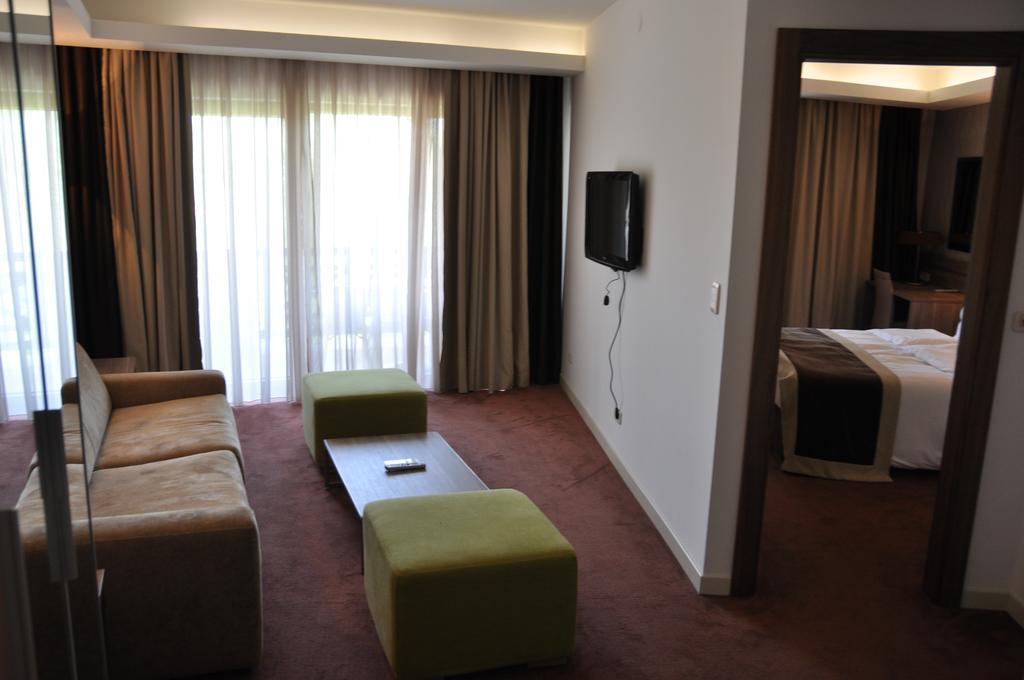 Hotel Danubia Park Veliko Gradiste Bilik gambar