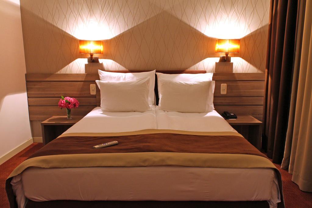 Hotel Danubia Park Veliko Gradiste Bilik gambar