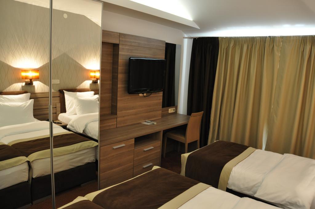 Hotel Danubia Park Veliko Gradiste Bilik gambar