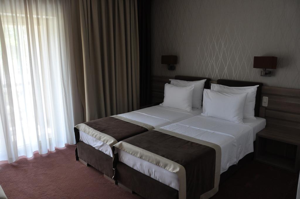 Hotel Danubia Park Veliko Gradiste Bilik gambar
