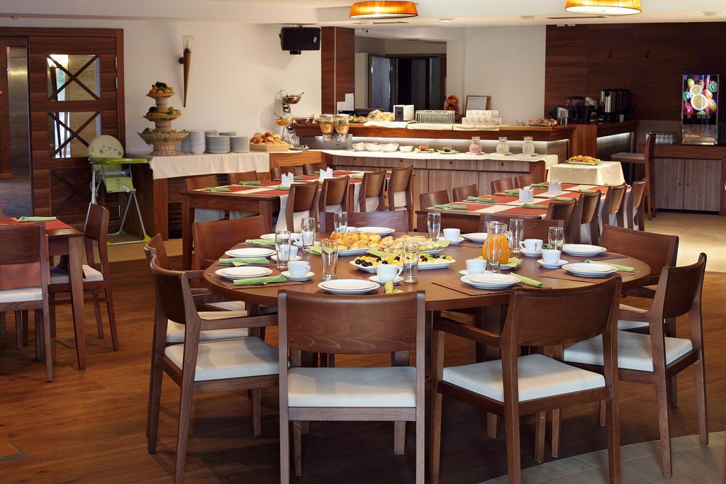 Hotel Danubia Park Veliko Gradiste Luaran gambar