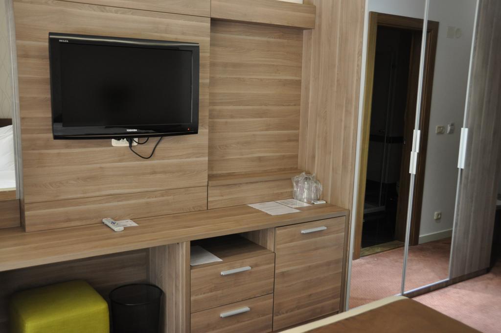 Hotel Danubia Park Veliko Gradiste Bilik gambar
