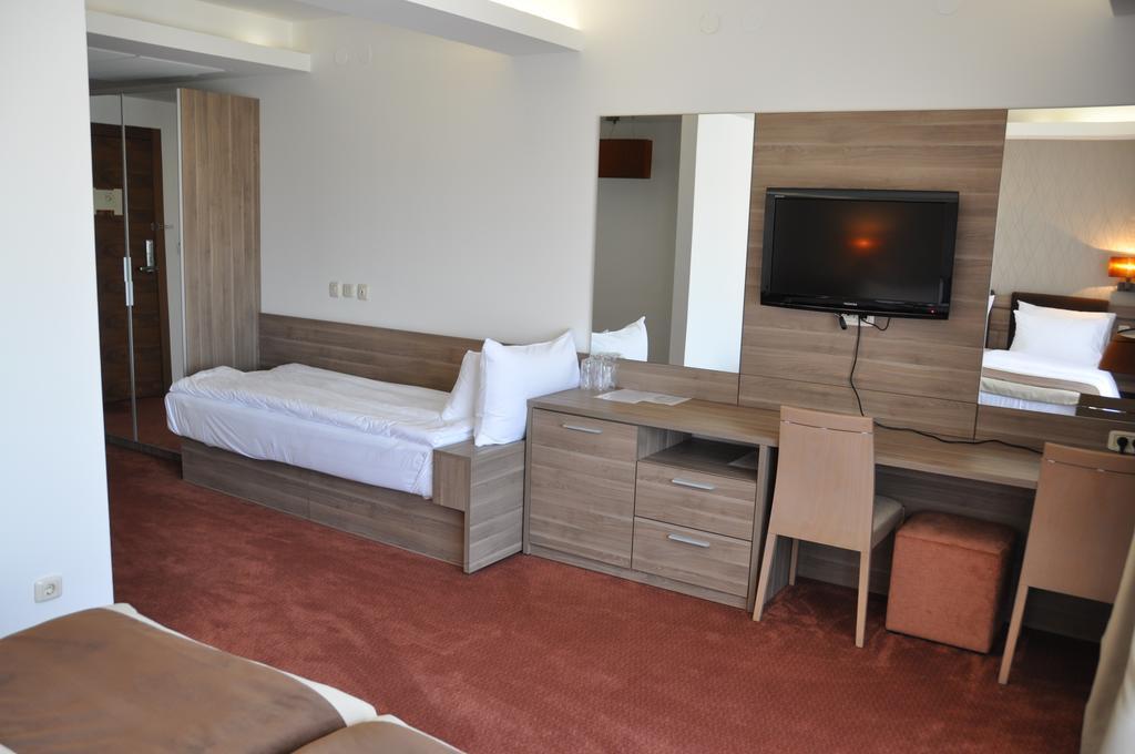 Hotel Danubia Park Veliko Gradiste Bilik gambar